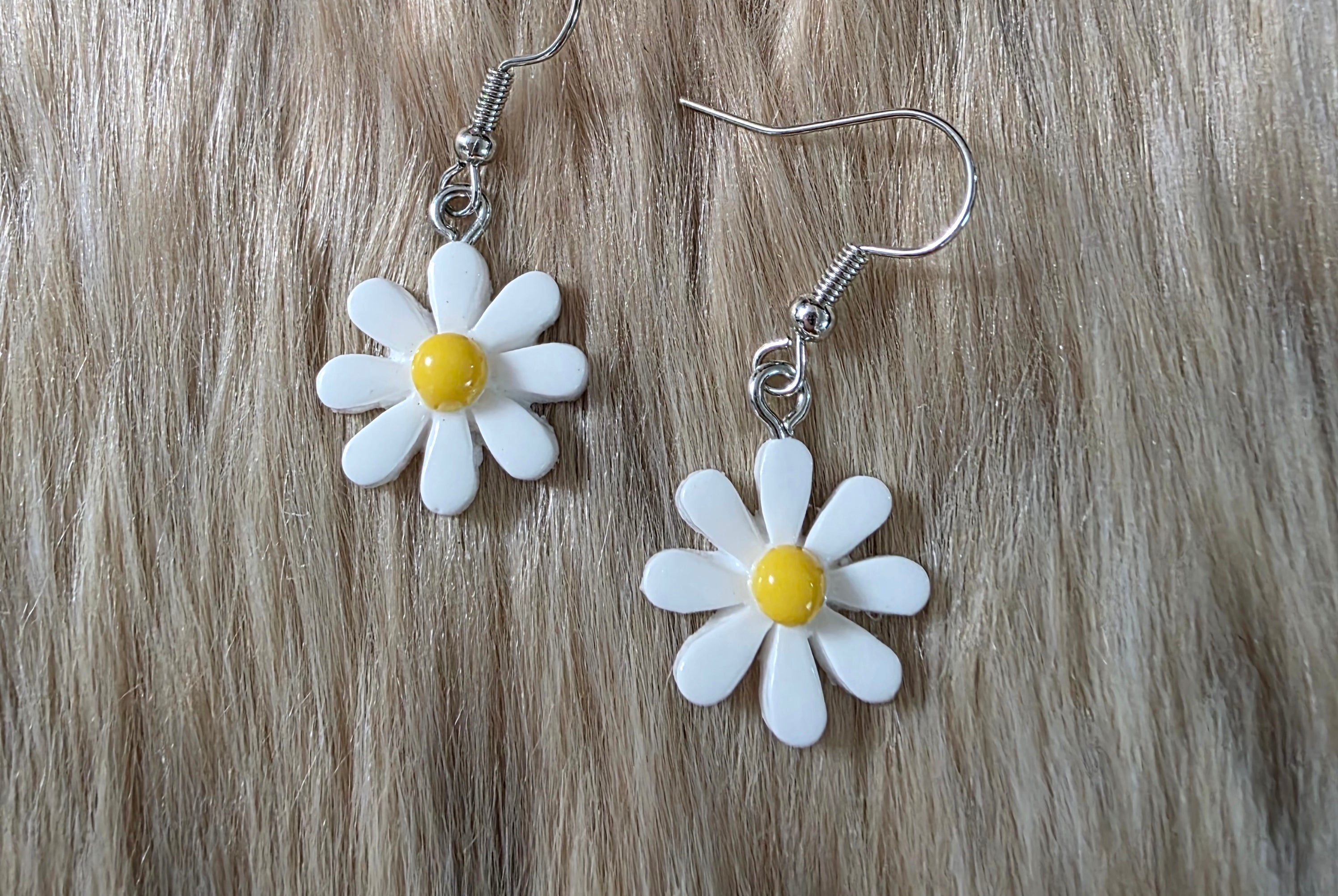 Daisy Earrings Novelty Earrings Vintage Vibes Boutique White