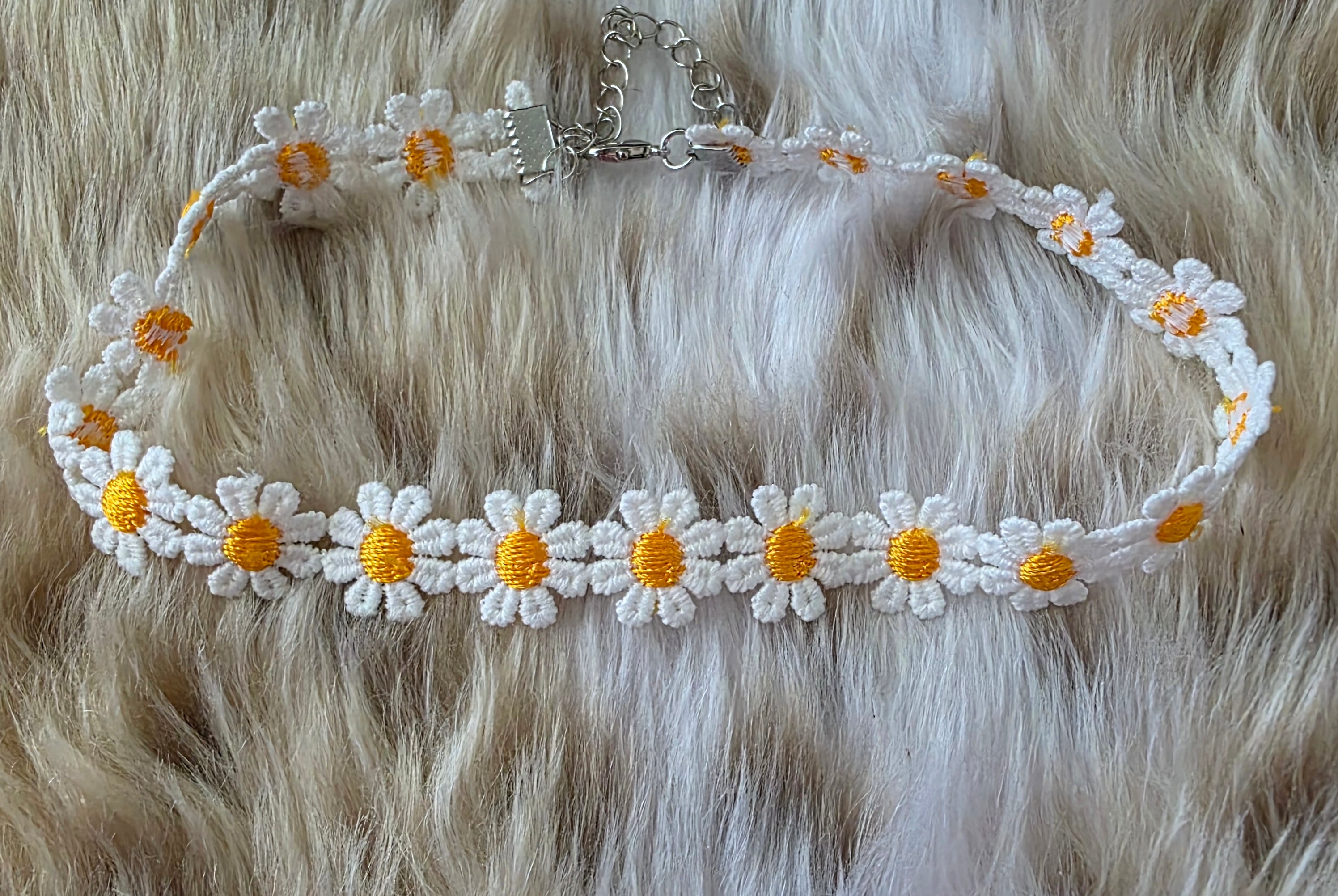 Flower Choker Necklace Vintage Vibes Boutique White
