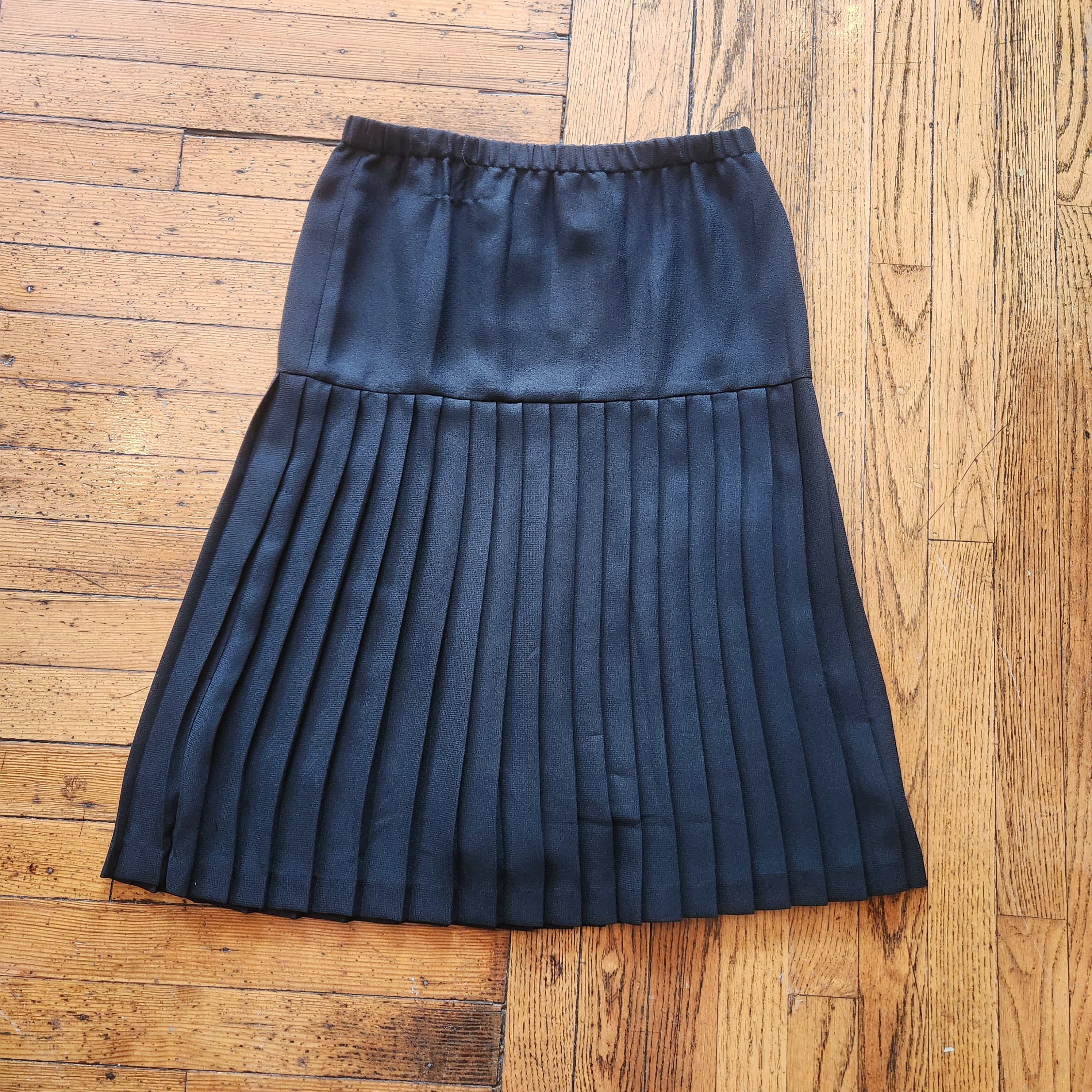 Leslie Fay Collections Vintage Pleated Midi Black Elastic Waistband Skirt Size 8