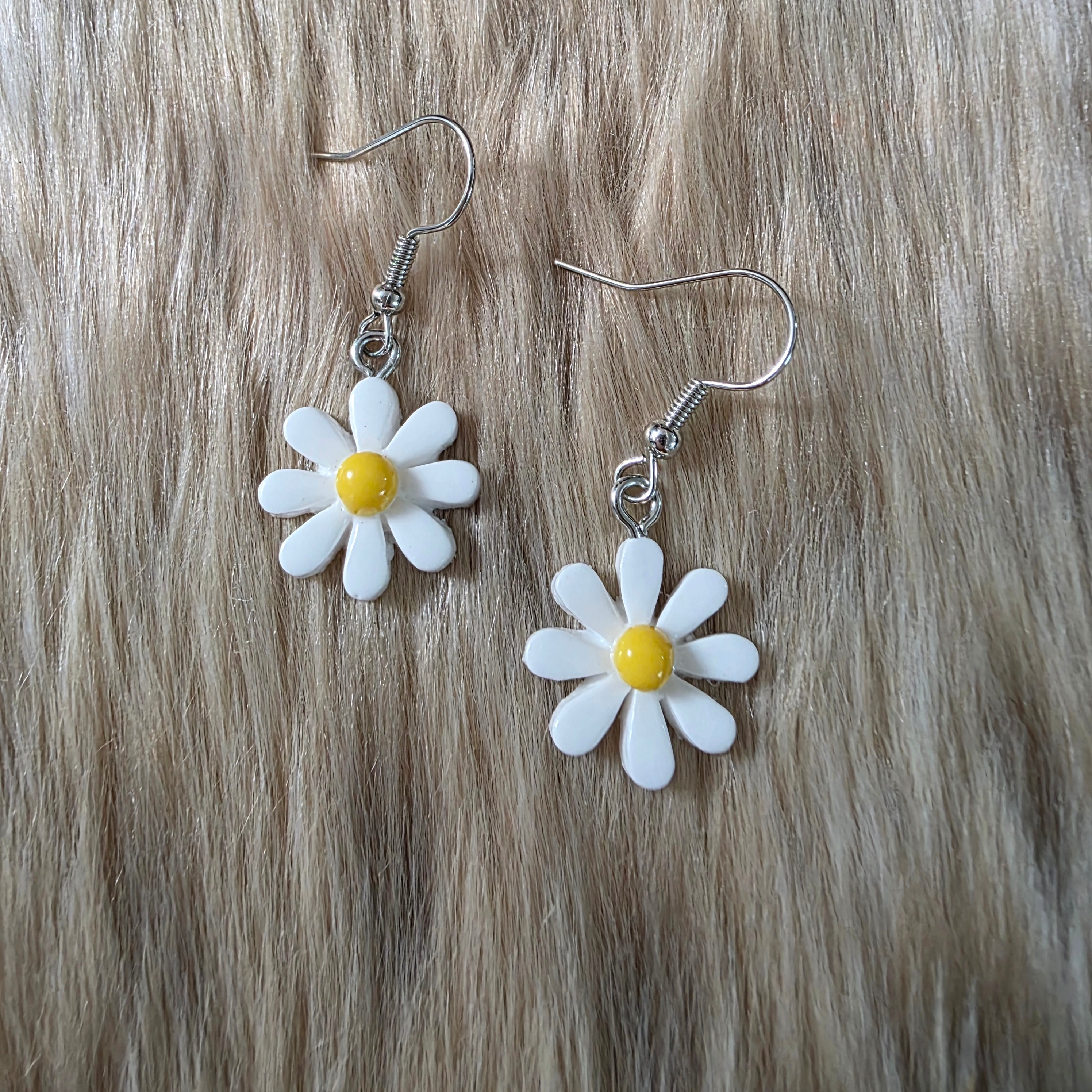 Daisy Earrings Novelty Earrings Vintage Vibes Boutique White