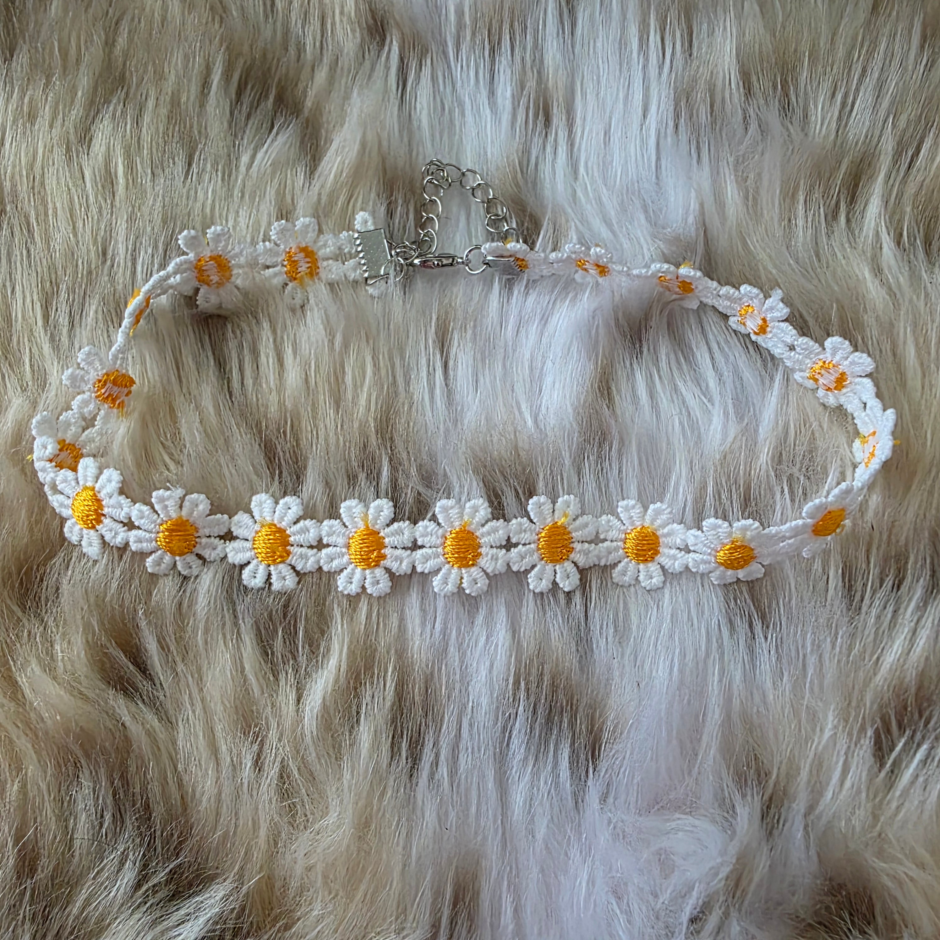 Flower Choker Necklace Vintage Vibes Boutique White
