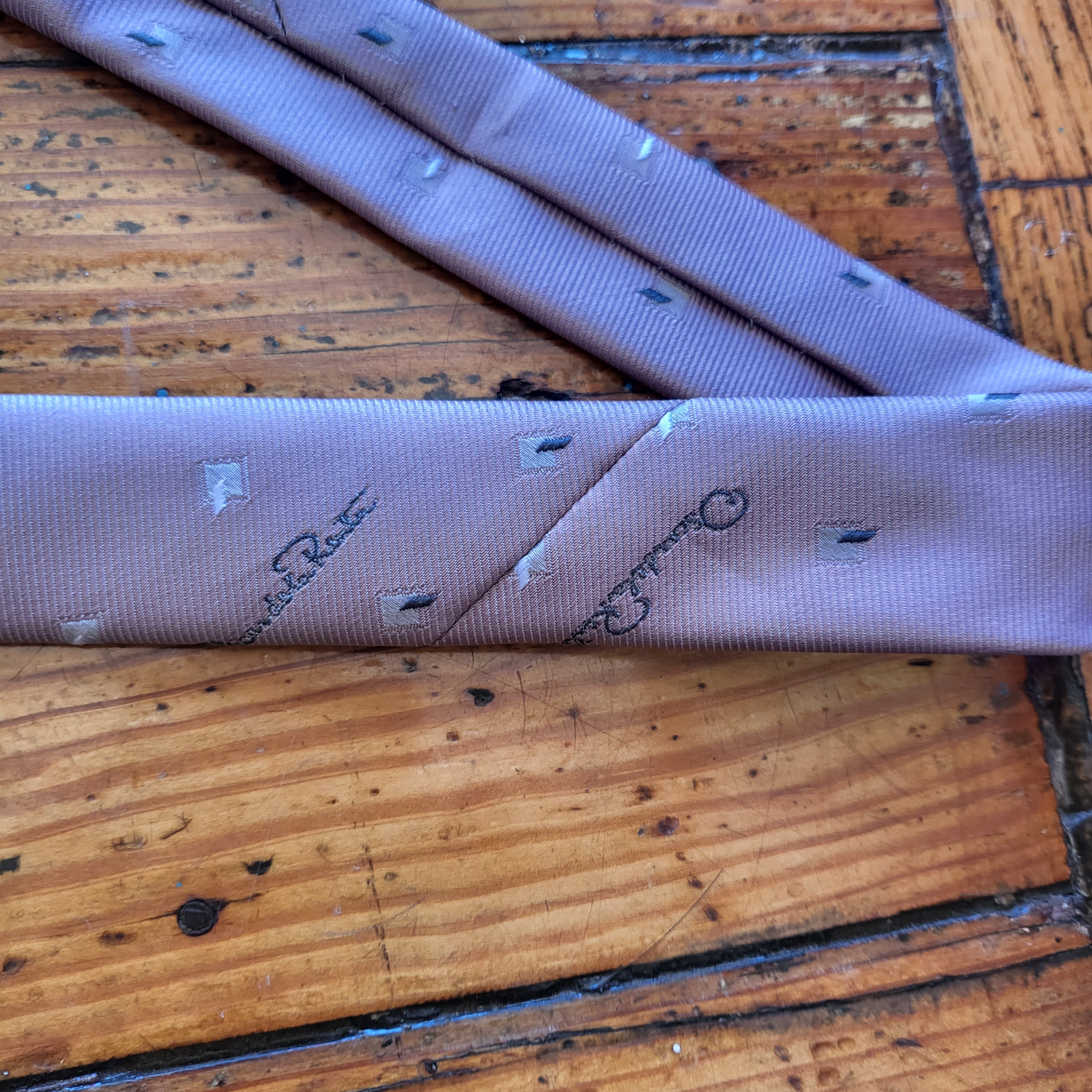 Oscar de la Renta Tie  Vintage Vibes 607   