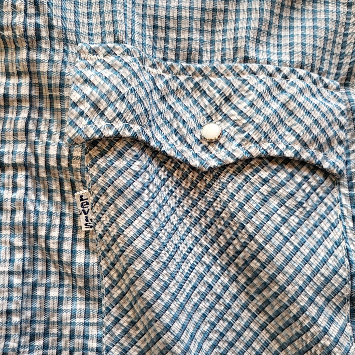 Levi Strauss & Co Vintage 1970s Pearl Snap Button Down Shirt Size Medium  Vintage Vibes 607   