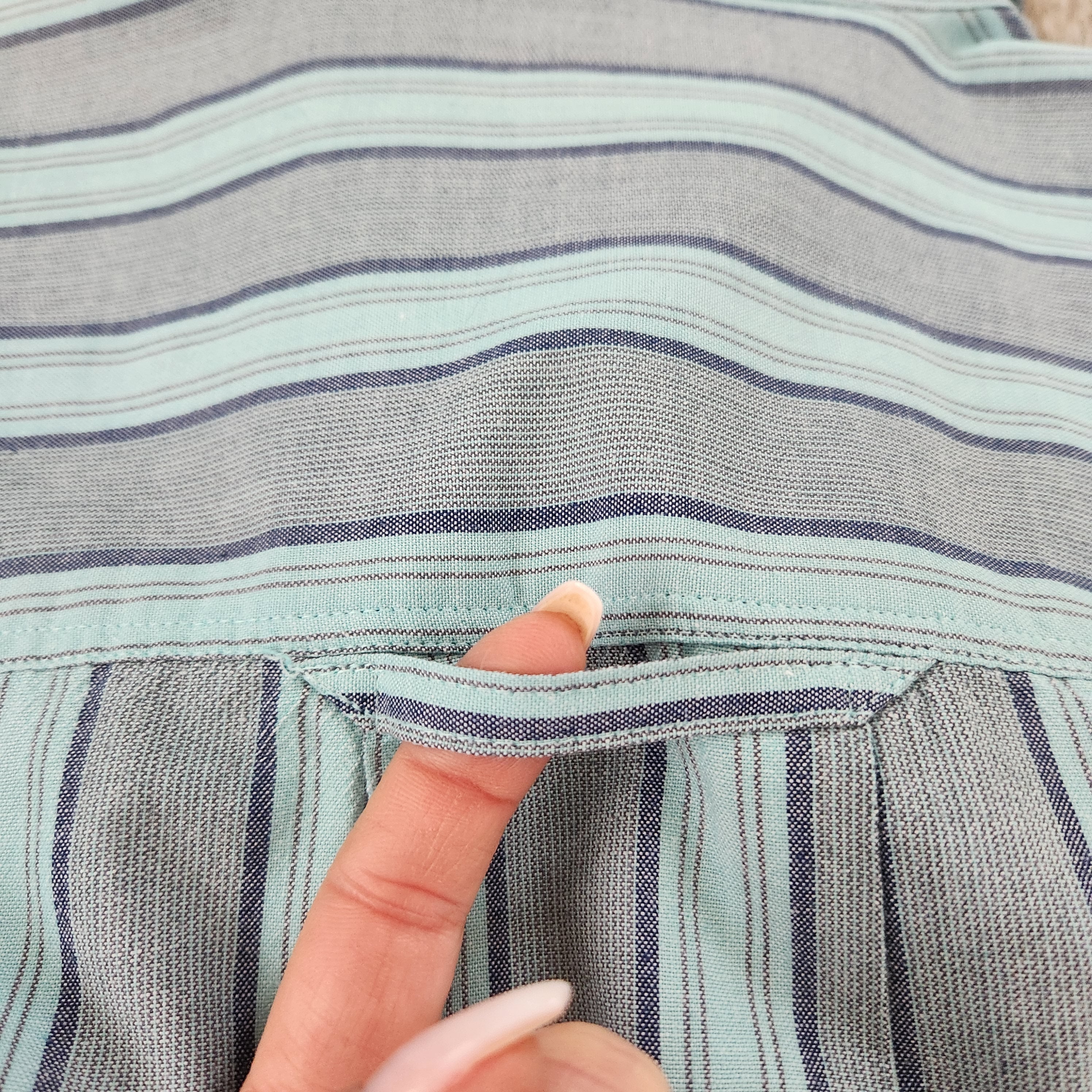 Levi's Silver Label Striped Button Down Size Large  Vintage Vibes 607   