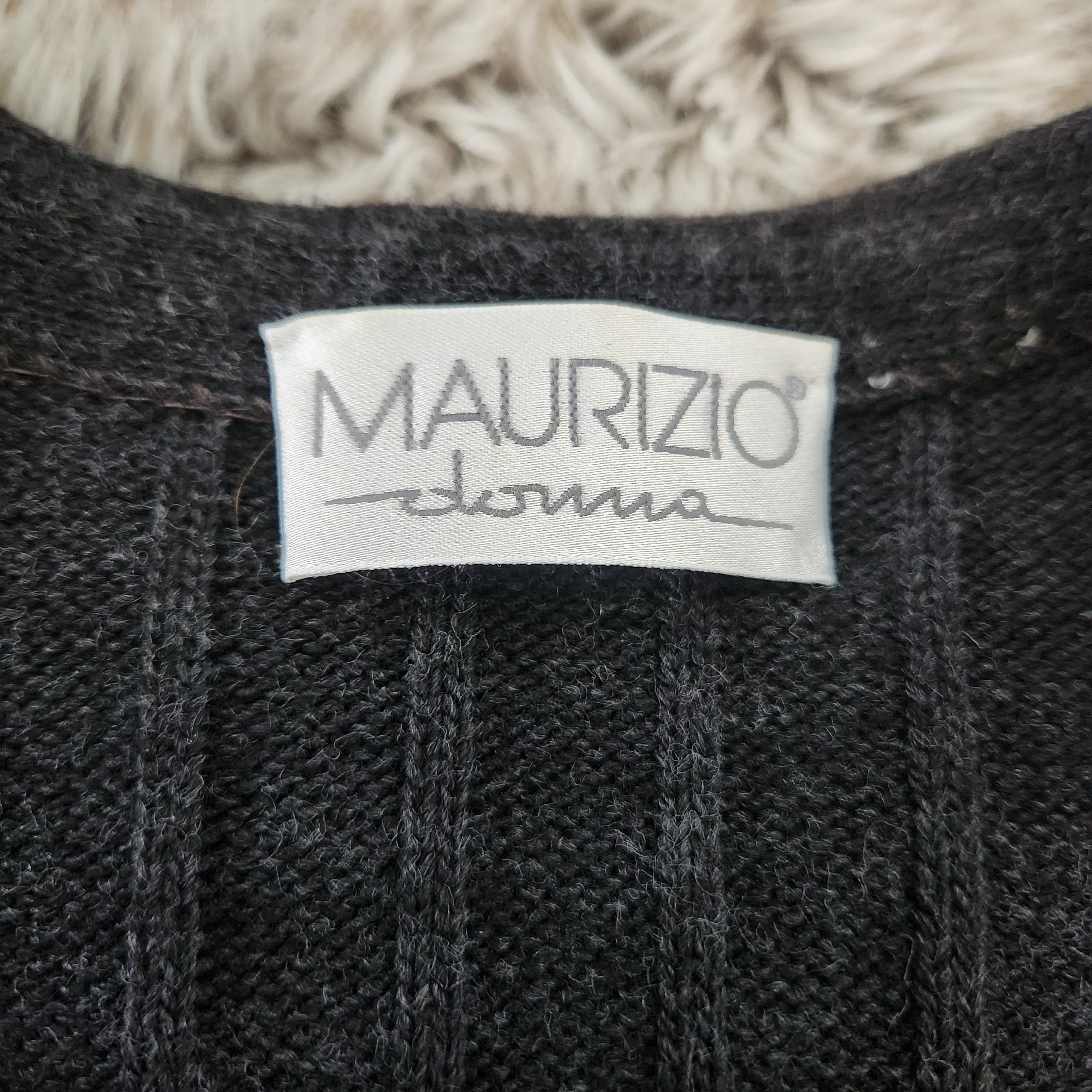 Donna Maurizio Vintage Gray and White Diamond Print Sweater Vest Size Large  Vintage Vibes Boutique   
