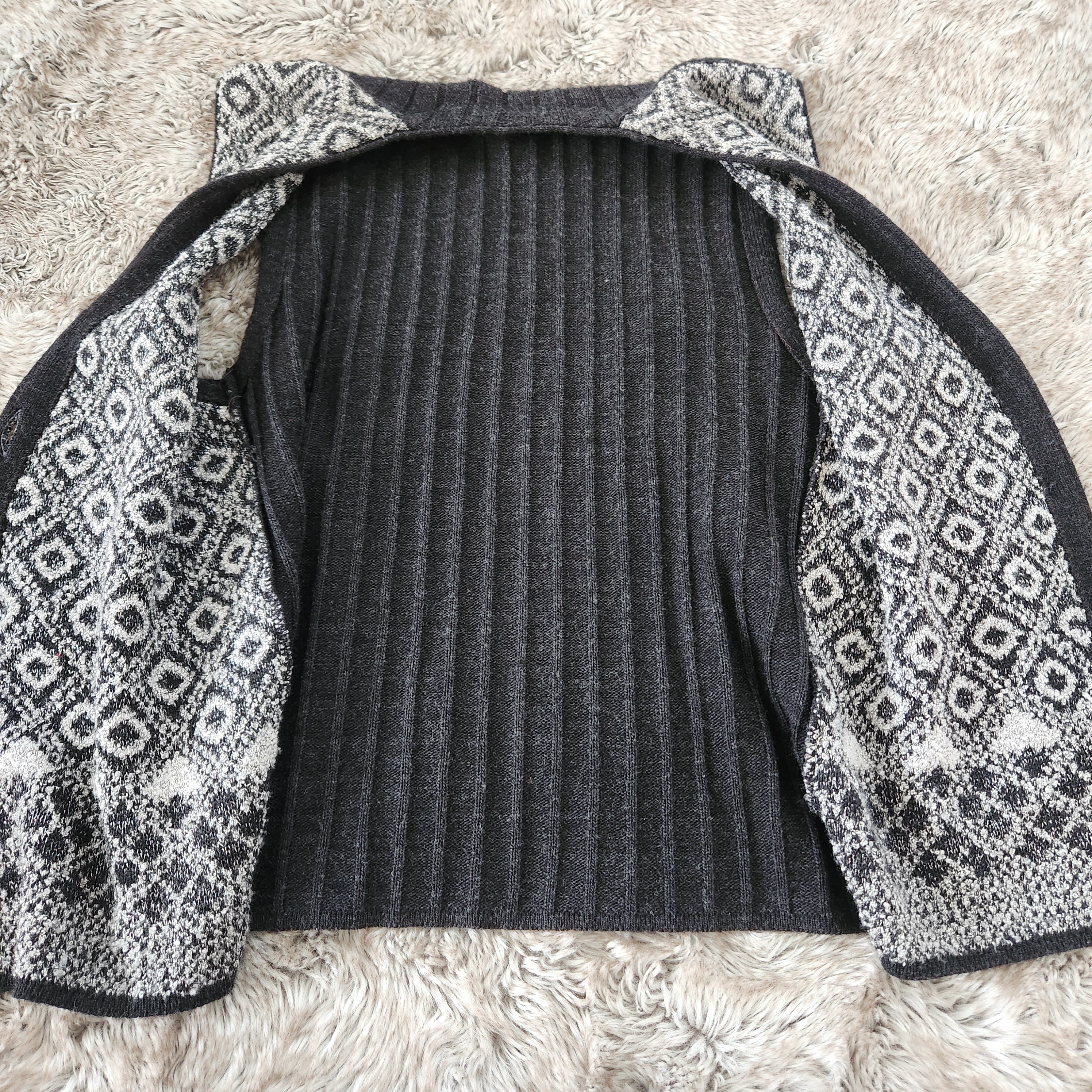 Donna Maurizio Vintage Gray and White Diamond Print Sweater Vest Size Large  Vintage Vibes Boutique   