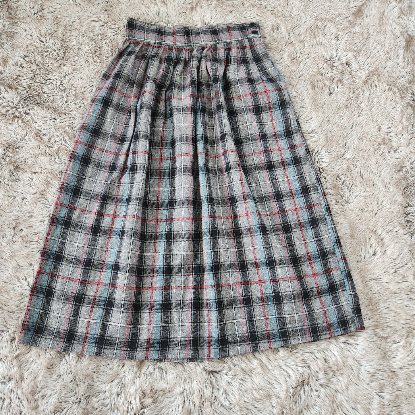 Acton Town Vintage 1970s Plaid Midi Skirt Gray  Vintage Vibes Boutique   