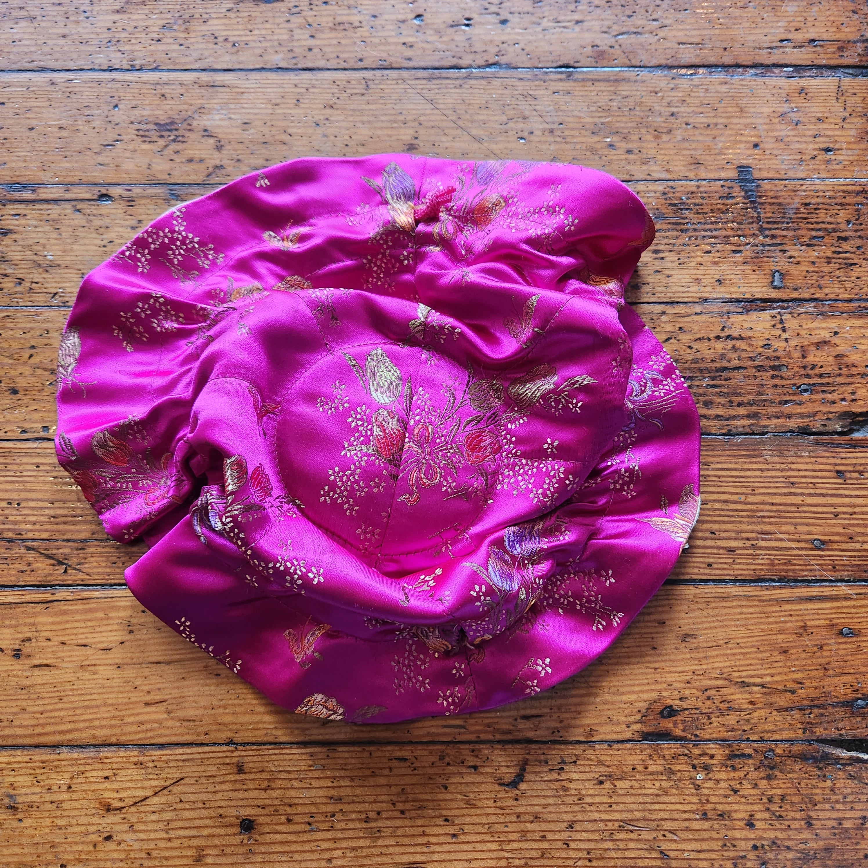 Tozai Home Vintage Y2K Pink Embroidered Silk Oriental Potli Drawstring Bag  Vintage Vibes Boutique   