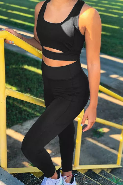 Black Cut-out Sports Bra Activewear Vintage Vibes 607