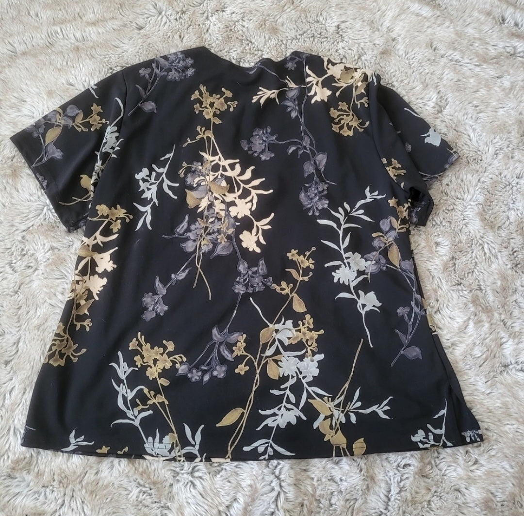 Ninety Woman Floral Top Size 2X  Vintage Vibes 607   