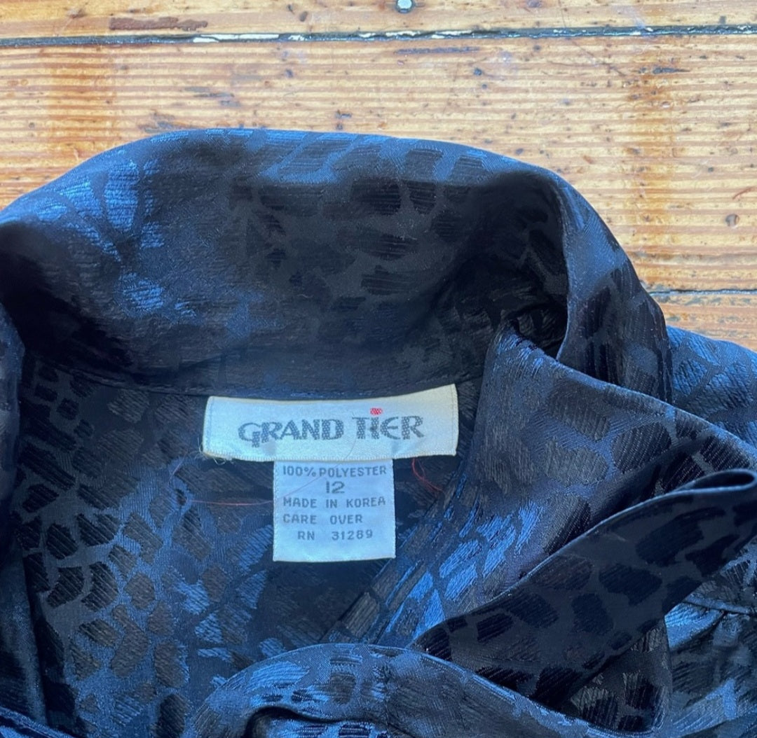 Grand Tier Button Down Tie Neck Leopard Top Size 12  Vintage Vibes 607   