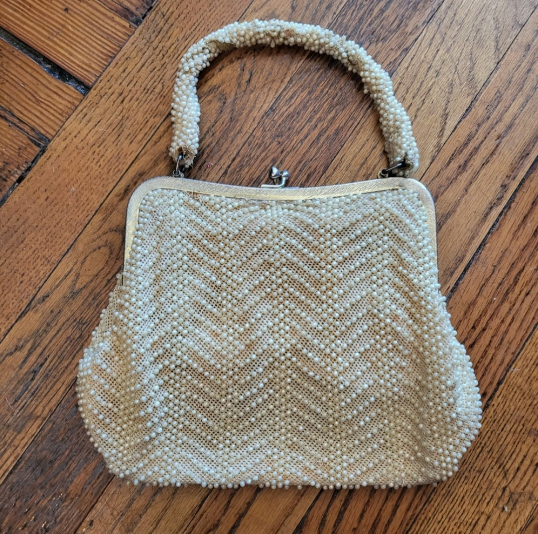 Vintage Beaded Pearl Clasp Closure Handbag  Vintage Vibes 607   