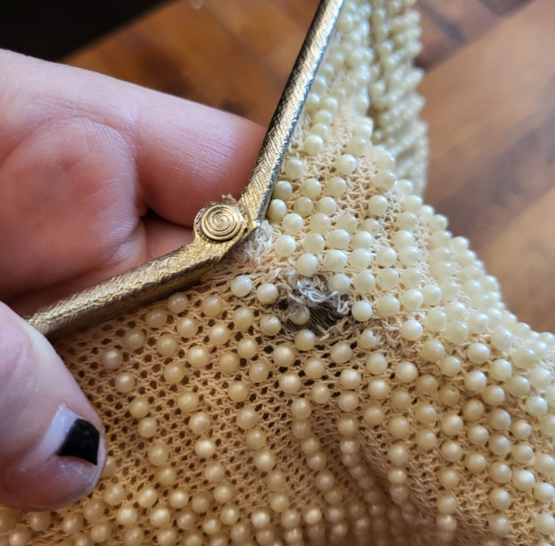 Vintage Beaded Pearl Clasp Closure Handbag  Vintage Vibes 607   