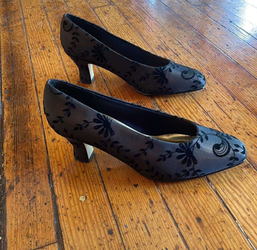 Scruples Floral Heels Bronze Size 8  Scruples   